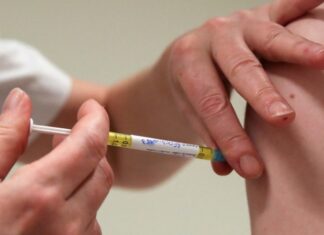 Малайзия одобрила применение ряда вакцин от COVID-19