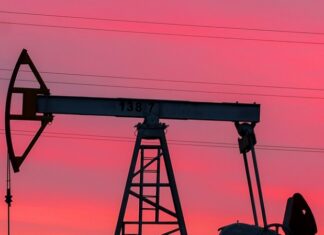 Мировые цены на нефть снижаются в ходе торгов 12 марта