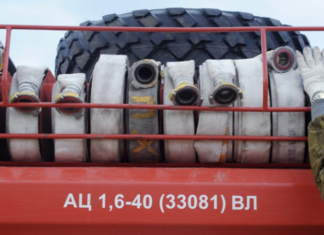 На Кубани в ангаре с автопокрышками ликвидировали открытое горение