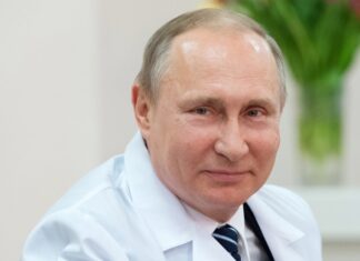 Путин сделал прививку от коронавируса