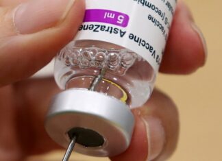 Регулятор ФРГ рекомендовал применять вакцину AstraZeneca лицам от 60 лет