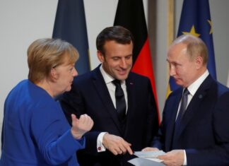 Россия согласовывает с ФРГ и Францией возможную встречу лидеров