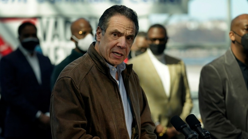 Сенаторы от Нью-Йорка призвали его губернатора уйти в отставку