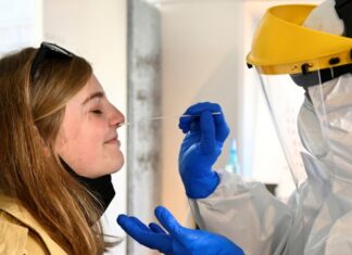 Словакия отправляет больных COVID-19 в ФРГ из-за нехватки мест в реанимации