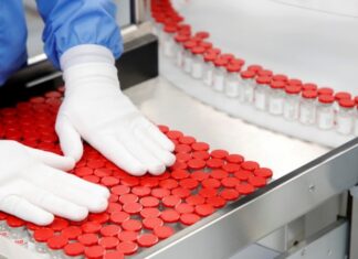 Создатели «Спутника V» требуют извинений от регулятора ЕС