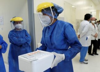 В Эквадоре более 100 тысяч человек вакцинированы от коронавируса