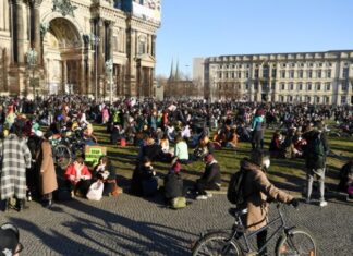 В Германии за сутки выявили более 5 тысяч случаев коронавируса