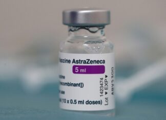 В Италии разрешили применять вакцину AstraZeneca для лиц старше 65 лет