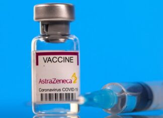 В кабмине Польши рассказали об отказе граждан от вакцины AstraZeneca