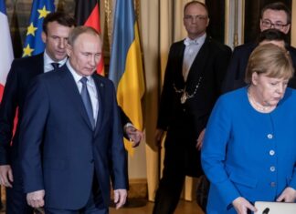 В Киеве отреагировали на подготовку переговоров России, ФРГ и Франции