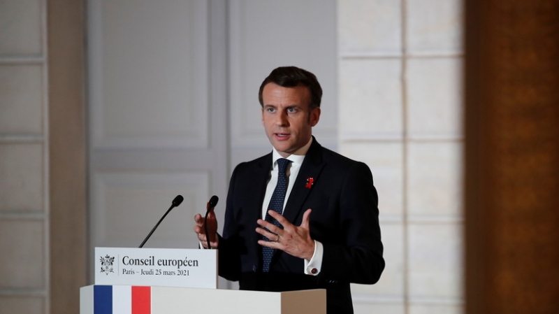 В Кремле прокомментировали заявление Макрона о &laquo;войне&raquo; из-за вакцин