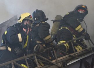 В Москве произошёл крупный пожар в шиномонтаже