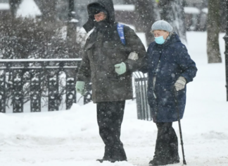 В ОП предложили сократить сотрудникам старше 60 лет рабочее время летом