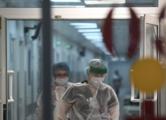 В России за сутки выявили 10 253 случая коронавируса