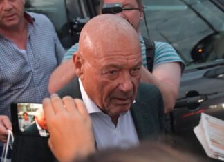 В Тбилиси состоялась акция протеста из-за визита Познера