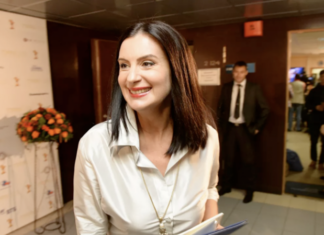 Ведущая Стриженова перенесла операцию после перелома руки на съёмках