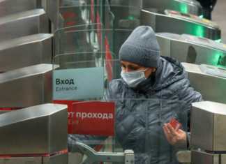 Власти Москвы оценили соблюдение требований в транспорте из-за коронавируса