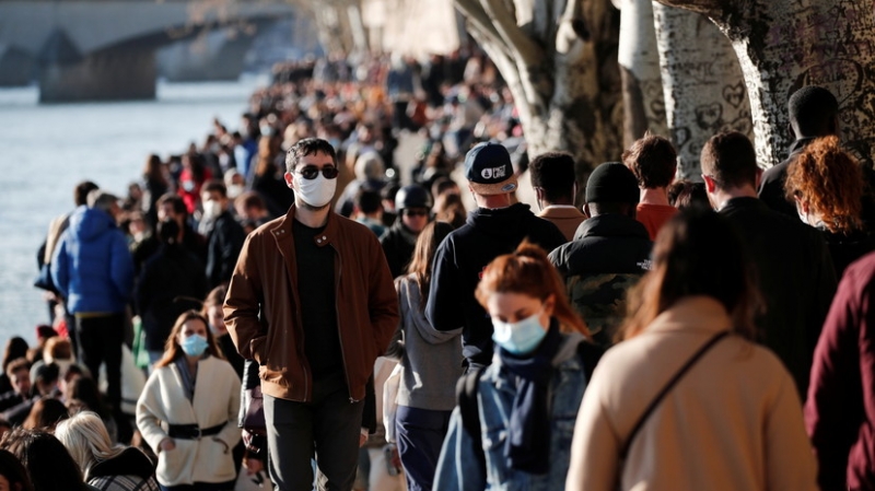 Во Франции за сутки выявили более 23 тысяч случаев коронавируса