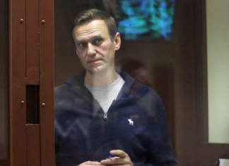 Защита обжаловала штраф Навальному по делу о клевете на ветерана