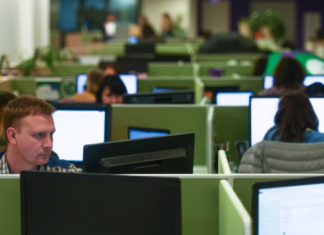 Аналитики выяснили, в каких сферах за год наблюдался наибольший спрос на сотрудников