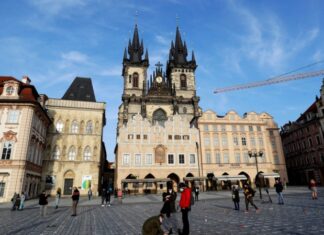 Более 1,7 млн российских туристов посетили Чехию с 2015 года