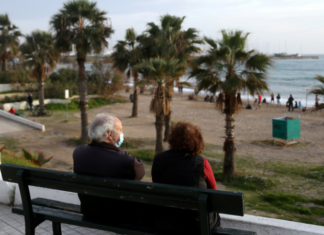 Число случаев коронавируса в Греции превысило 293 тысячи