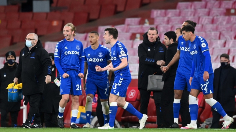 &laquo;Эвертон&raquo; впервые за 25 лет на выезде победил &laquo;Арсенал&raquo; в АПЛ благодаря автоголу голкипера