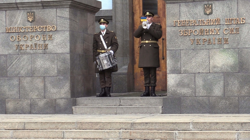 Главком ВСУ призвал не разжигать панику на Украине