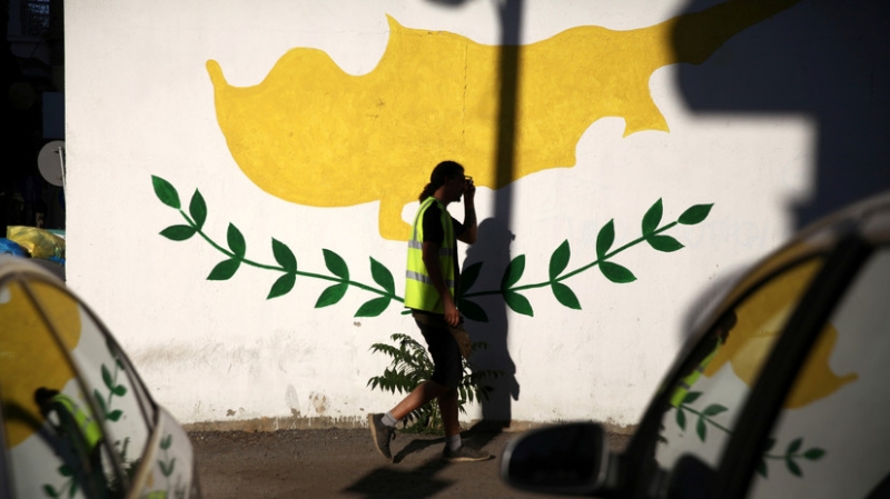 Кипр снимает ограничения для туристов с прививкой от коронавируса