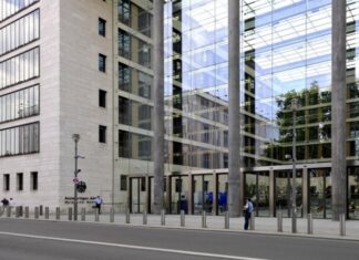 МИД Германии оценил ответные меры России против восьми чиновников ЕС