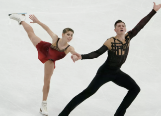 Мишина и Галлямов выиграли произвольную программу на командном ЧМ по фигурному катанию