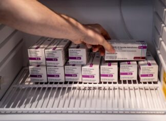 На Украине зарегистрировали корейскую версию вакцины AstraZeneca