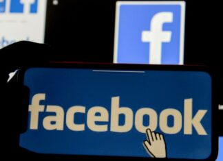 Общественники требуют оштрафовать Facebook из-за утечки личных данных 10 млн россиян