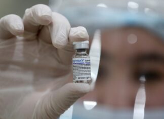 Первым компонентом «Спутника V» привили почти 430 тысяч российских военных