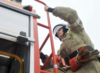 Пожар на складе в Екатеринбурге локализован