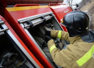 Пожар произошёл в ангаре с резиной в Самарской области