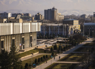 Референдум и выборы в Киргизии проходят спокойно