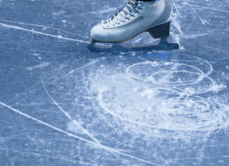 Российские фигуристы выступят под своим флагом на командном турнире в Японии