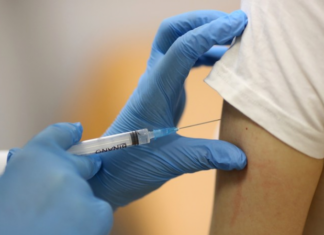 Учёный Оганов рассказал, почему нужно сделать прививку от коронавируса