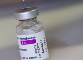 В Испании постановили применять вакцину AstraZeneca для лиц старше 60 лет