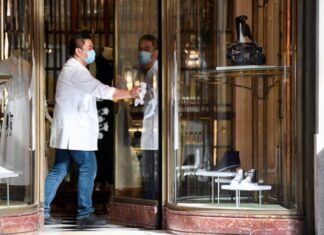 В Италии за сутки выявили более 16 тысяч случаев коронавируса