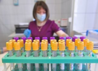 В Москве доноры сдали более 13 тонн плазмы с антителами к COVID-19