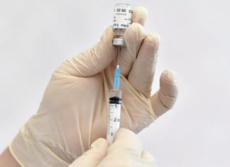 В Петербурге оценили ход вакцинации от коронавируса