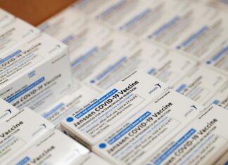 В США рекомендовали приостановить вакцинацию от COVID-19 препаратом Johnson & Johnson