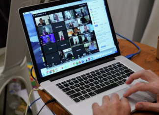 В Zoom прокомментировали ситуацию с продажей доступа к сервису госучреждениям России