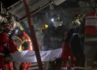 Число погибших при ЧП с поездом в метро Мехико возросло до 23