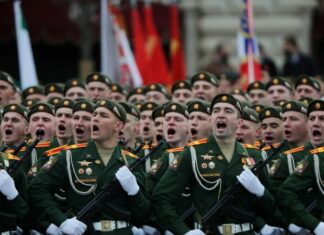 Парад Победы в Москве завершился пролётом авиации