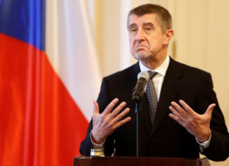 Премьер Чехии оценил отношения с Россией