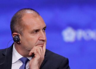 Президент Болгарии намерен распустить парламент на следующей неделе