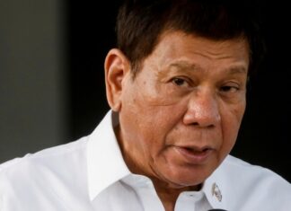 Президент Филиппин Дутерте сделал прививку от коронавируса